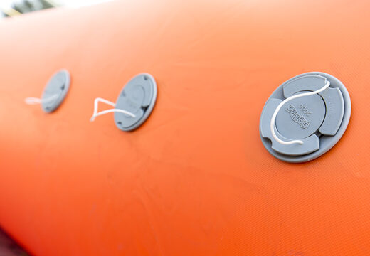 Do kupienia gazoszczelny basen 10 x 10 metrów z dmuchanymi ścianami do rozgrywania konkurencji wodnych. Zamów dmuchańce gazoszczelne do zabaw plenerowych od producenta obiektów dmuchanych JB Dmuchance