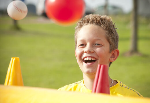 Na sprzedaż dmuchana atrakcja gra dla dzieci z wirującymi w powietrzu kulkami. Zamów z dostawą oryginalne konstrukcje dmuchanych gier z profesjonalnej firmy JB Dmuchance 
