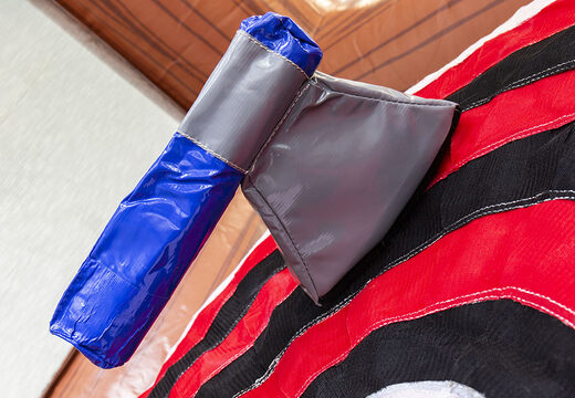 Zamów nadmuchiwaną grę Axe Battle dla młodszych i starszych. Kup teraz dmuchane zamki online w JB Dmuchańce Polska