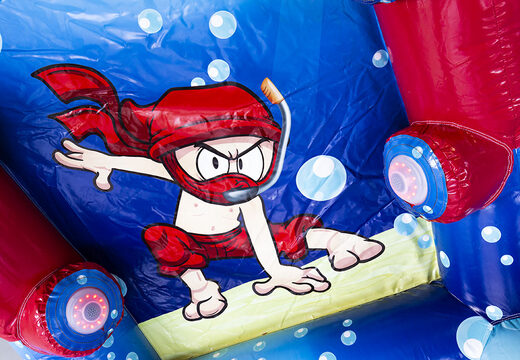 Kup hermetyczny IPS Ninja Splash z rozpylaczem wody dla małych i dużych. Zamów nadmuchiwane atrakcje IPS Ninja już teraz online w JB Dmuchańce Polska