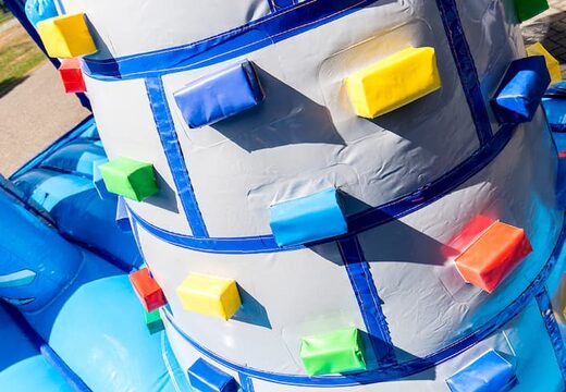 Zamów duży dmuchany zamek z zamkiem krytym ze zjeżdżalnią na powierzchni do skakania, wieżą wspinaczkową i zabawnymi przeszkodami z nadrukami o tematyce zamkowej dla dzieci. Kup dmuchane zamki online w JB Dmuchańce Polska