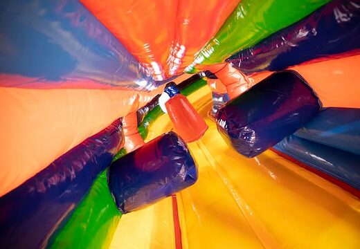 Zamów dmuchany zamek w cyrkowym tunelu z przeszkodami, stokiem wspinaczkowym i zjeżdżalnią dla dzieci. Kup dmuchane zamki online w JB Dmuchańce Polska