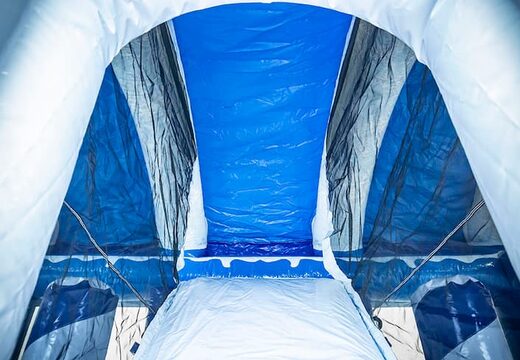 Nadmuchiwany wielozadaniowy dmuchany zamek do lodu ze zjeżdżalnią pośrodku i obiektami 3D dla dzieci. Zamów dmuchane zamki online w JB Dmuchańce Polska