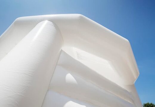 Zamów standardowe zadaszone dmuchany zamek karuzelowe w motywie weselnym dla dzieci. Kup dmuchane zamki online w JB Dmuchańce Polska