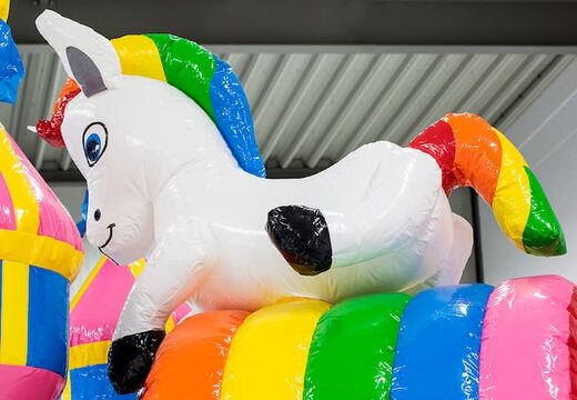 Średni nadmuchiwany, wielozadaniowy dmuchany zamek ze zjeżdżalnią w bajkowej krainie czarów dla dzieci. Zamów dmuchane zamki do skakania online w JB Dmuchańce Polska