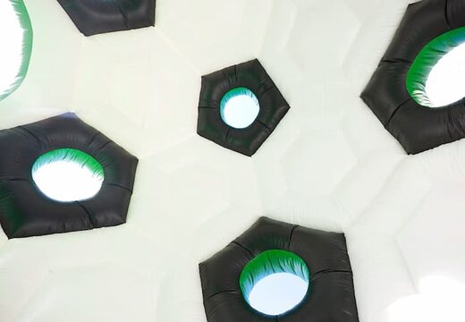 Super dmuchany zamek z daszkiem w motywie piłkarskim dla dzieci. Kup dmuchane zamki online w JB Dmuchańce Polska