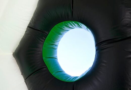 Duży super dmuchany zamek do skakania pokryty motywem piłki nożnej dla dzieci. Zamów dmuchane zamki online w JB Dmuchańce Polska