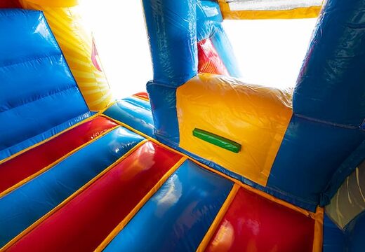 Kup dmuchany zamek combo z motywem superbohatera dla dzieci. Zamów teraz dmuchane zamki ze zjeżdżalnią w JB Dmuchańce Polska