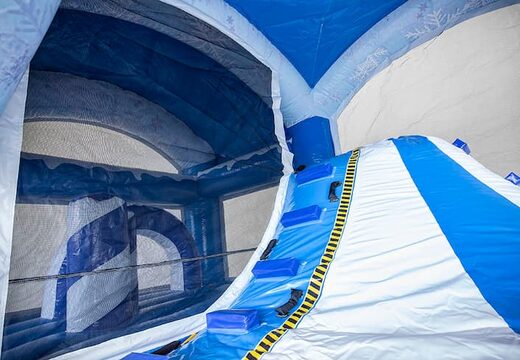 Kup nadmuchiwany, wielozadaniowy, dmuchany zamek do skakania ze zjeżdżalnią w motywie Zamrożonego Zamku dla dzieci. Zamów dmuchane zamki do skakania online w JB Dmuchańce Polska