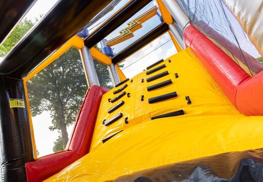 Zamów mega kurs szturmowy z motywem napięcia