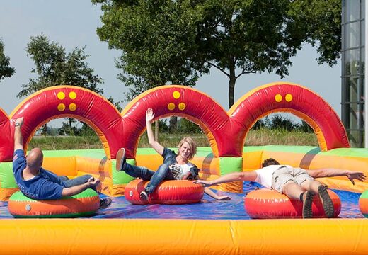 Shuffleboard żyje z przyjaciółmi