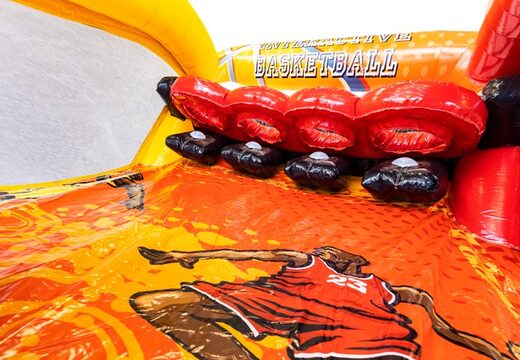 Kosze na nadmuchiwanej grze sportowej