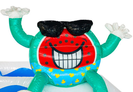 Figura 3D na dmuchanym zamku Dubbelslide, śmiejący się arbuz w kąpielówkach, motyw Summer Party