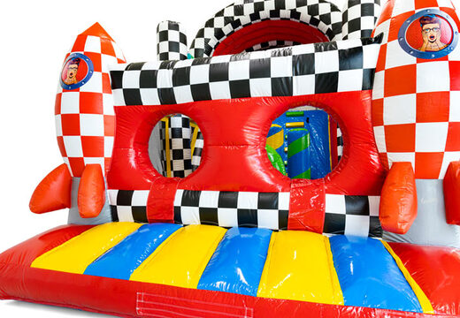 Tor przeszkód w stylu komiksowym na niezapomniane przeżycie