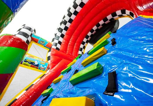 Nadmuchiwany tor przeszkód w stylu komiksowym z żywymi kolorami